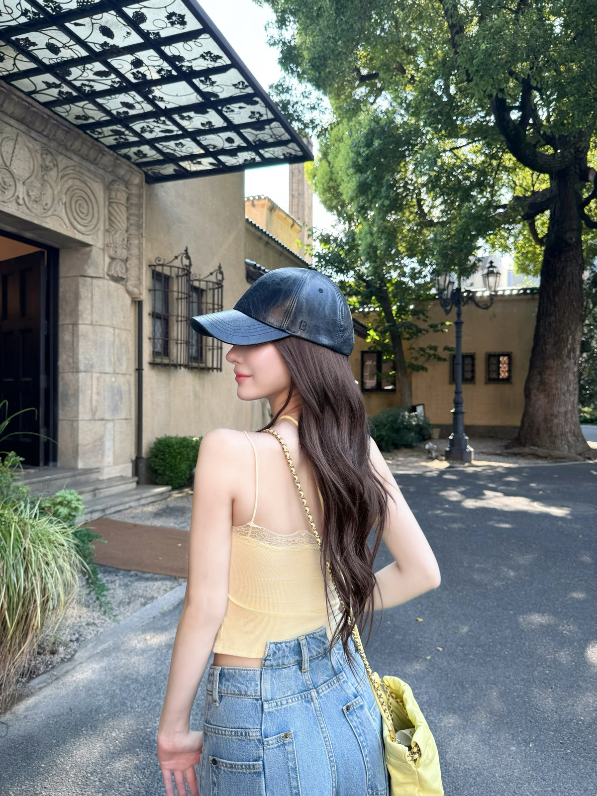 B. logo cap